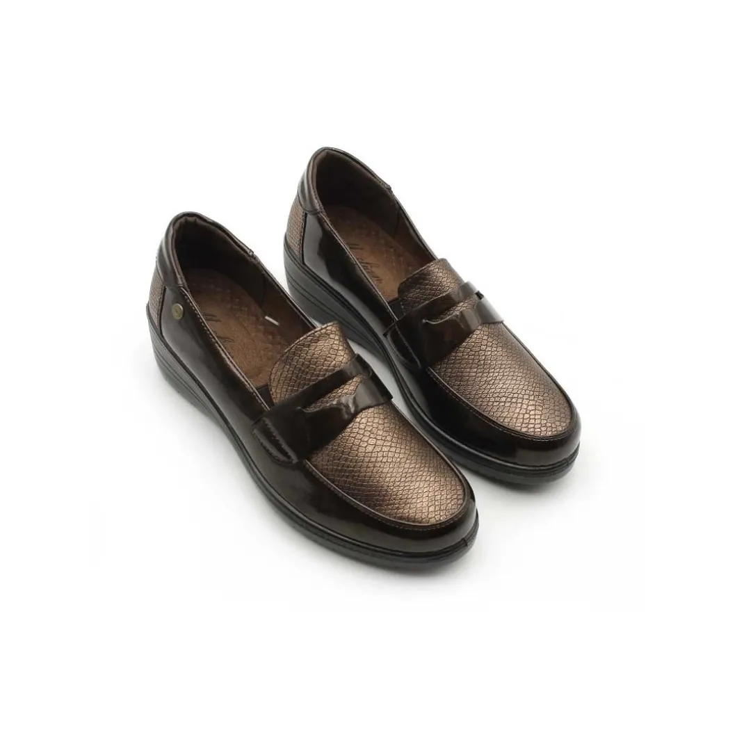 Mocasines con cuña marrón