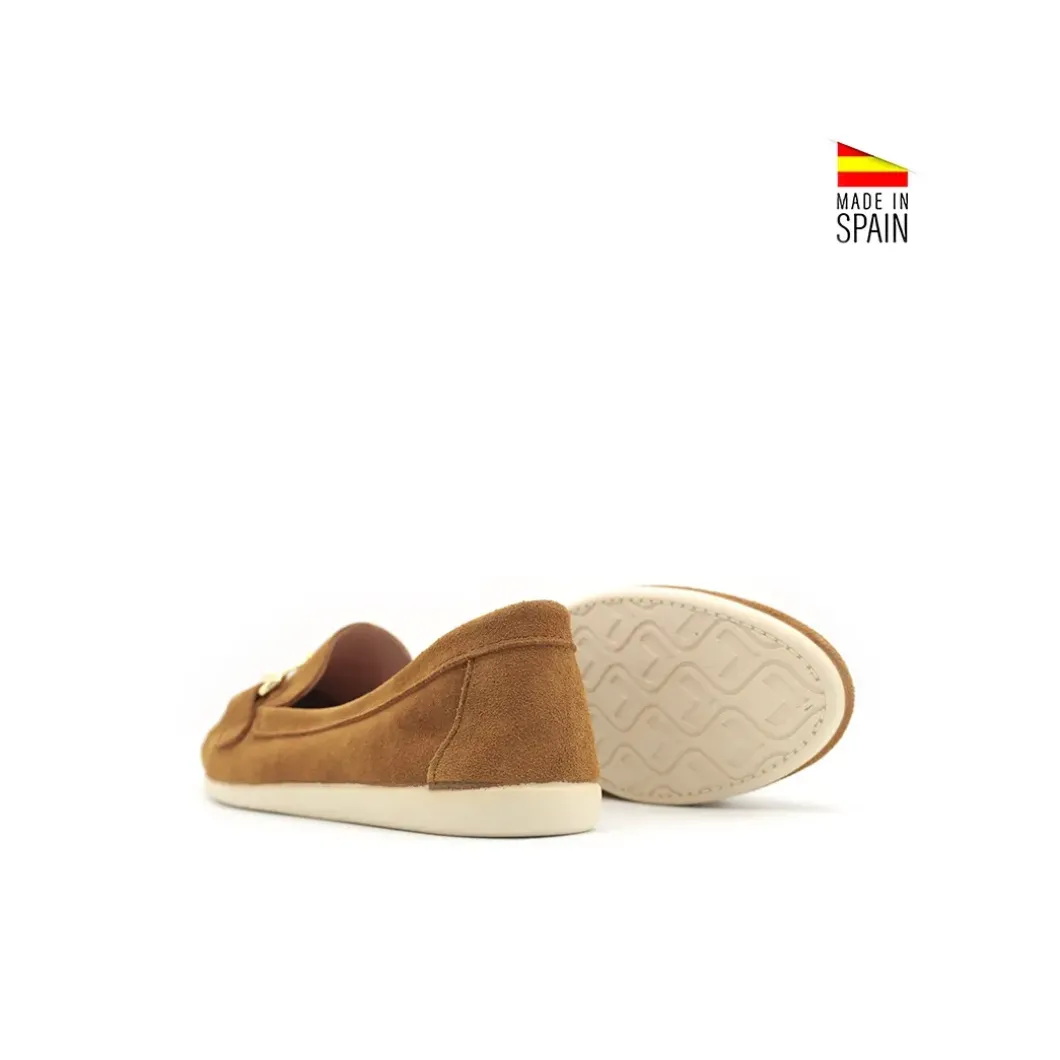Mocasín ante camel