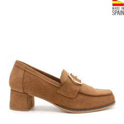 Mocasín camel ante con hebilla y tacón