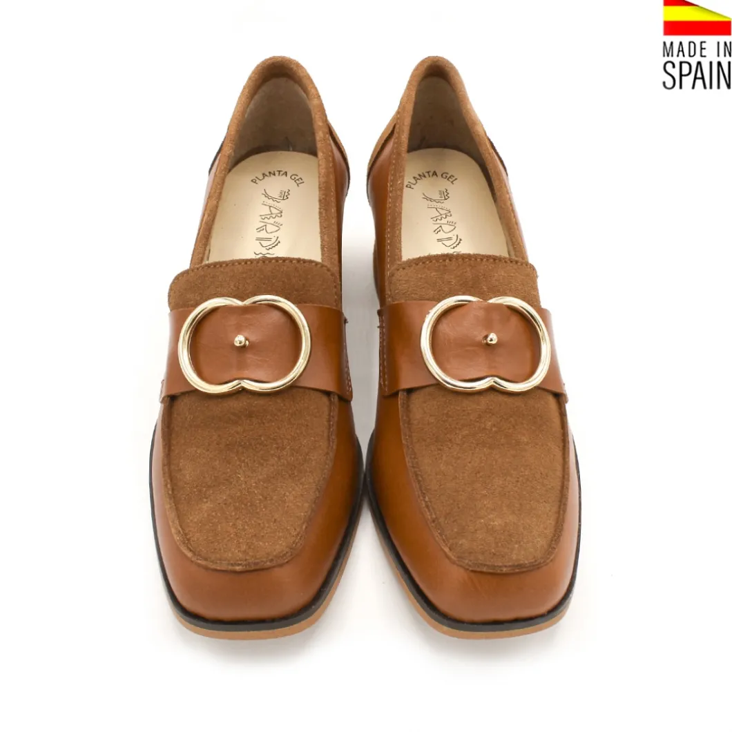 Mocasín camel ante/piel con hebilla y tacón