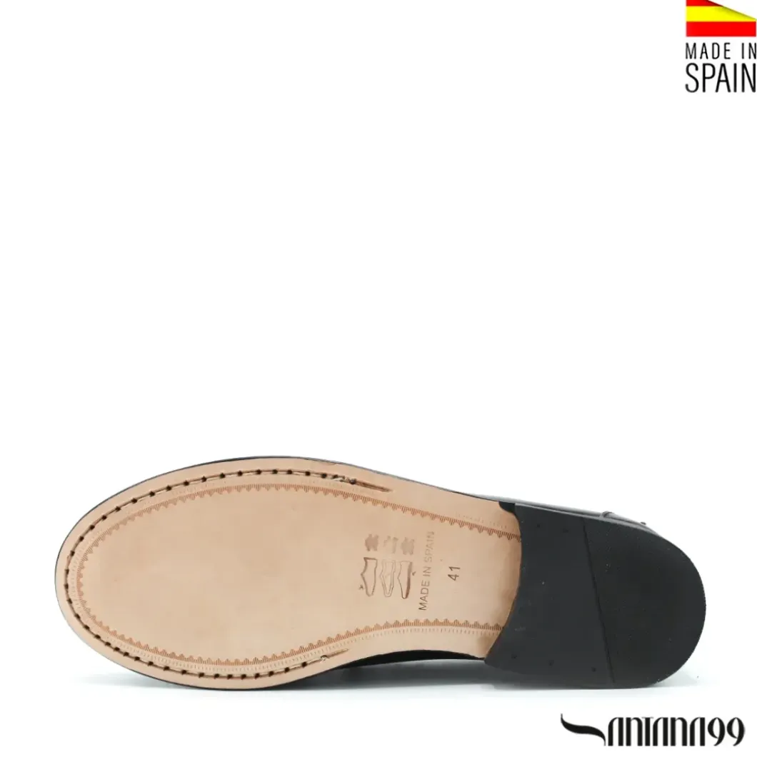 Mocasín castellano borlas negro