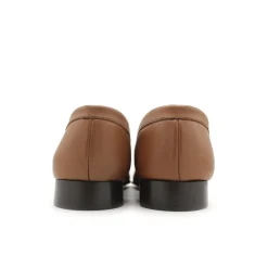Mocasín de piel camel con antifaz