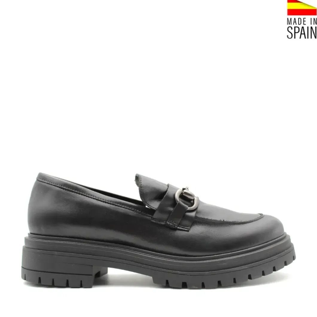 Mocasín de piel negro con plataforma