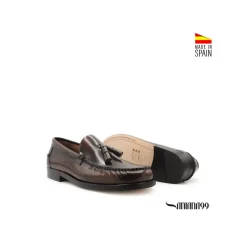Mocasín marrón tipo castellano con borlas