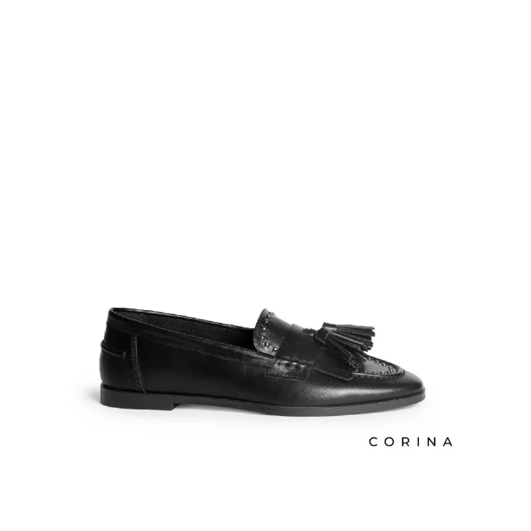 Mocasín negro con borlas M5680