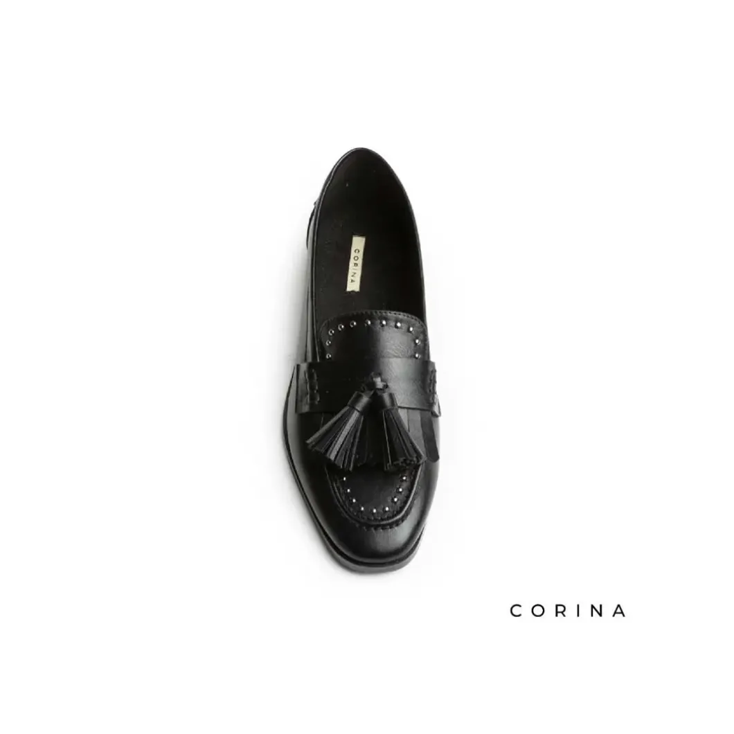 Mocasín negro con borlas M5680