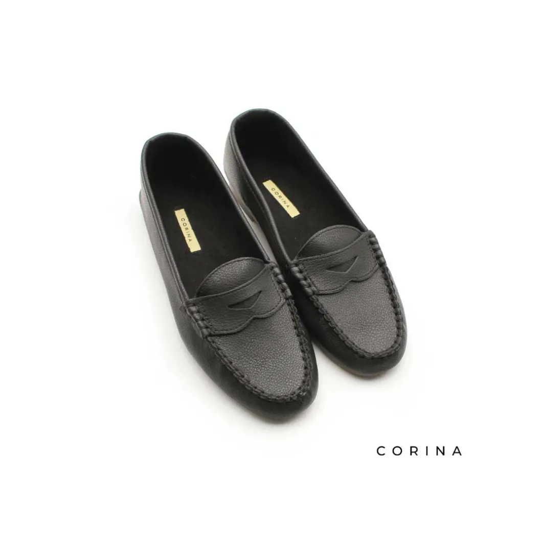 Mocasín plano negro con antifaz