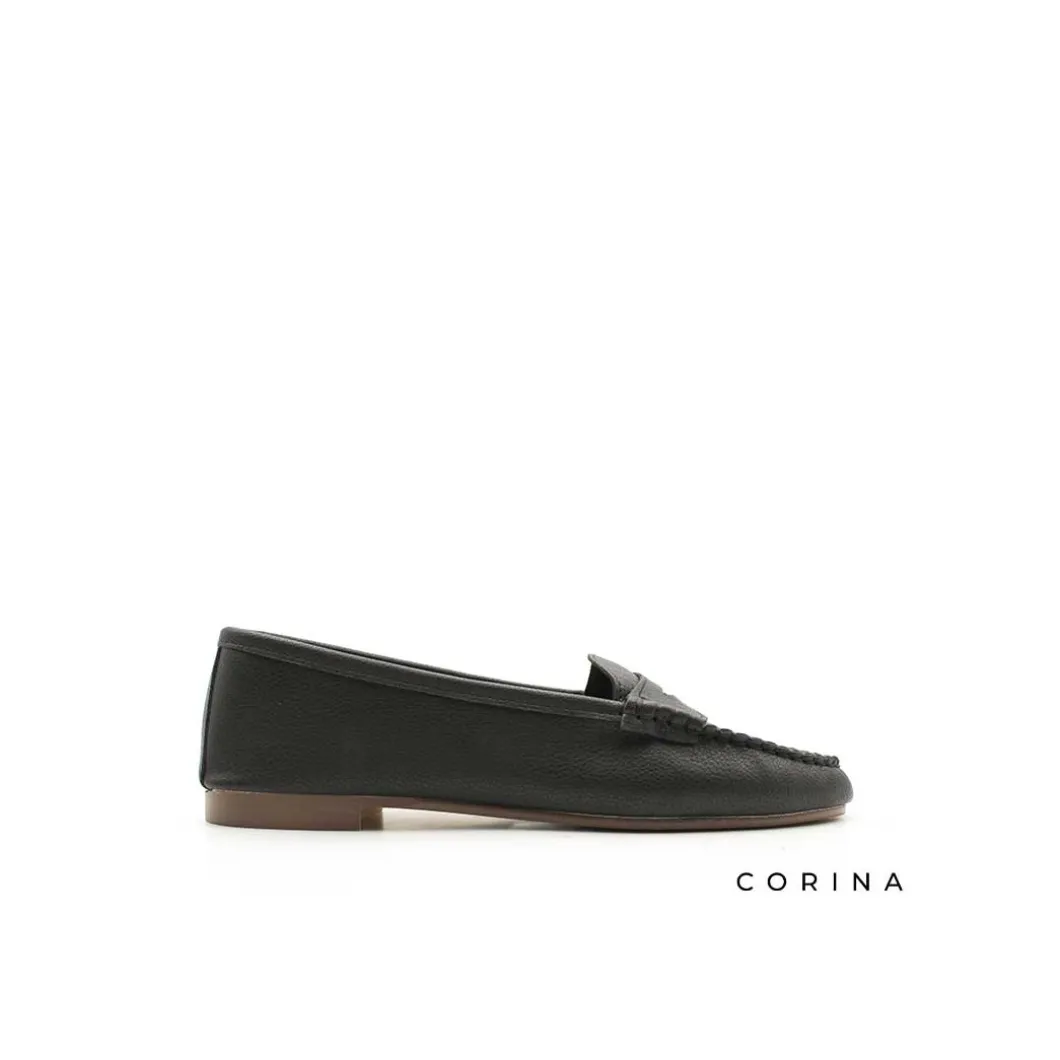 Mocasín plano negro con antifaz