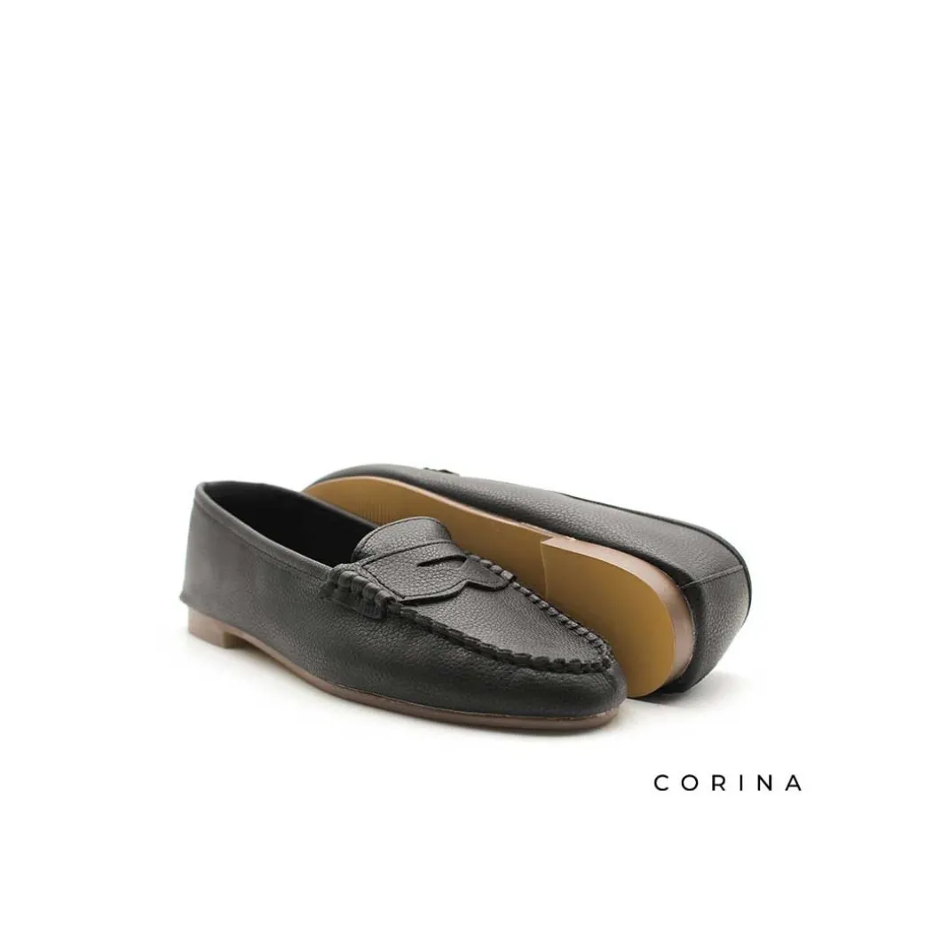 Mocasín plano negro con antifaz