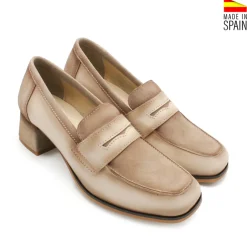 Mocasín tacón beige de ante y piel
