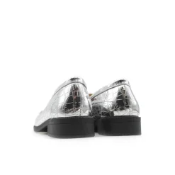 Mocasín talla grande plata