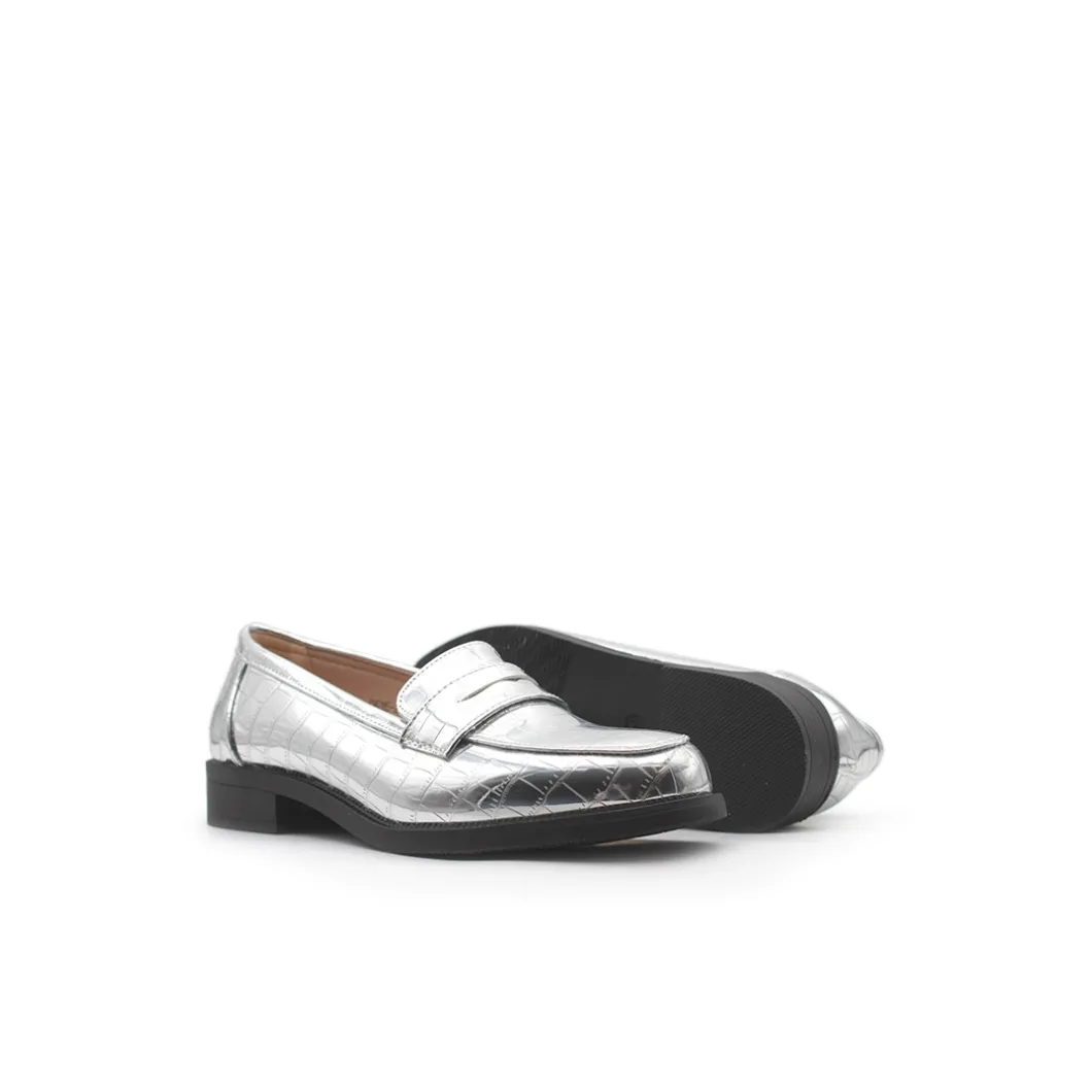 Mocasín talla grande plata