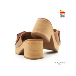 Mule camel piel con hebilla carey