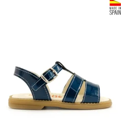Sandalia azul charol de tiras