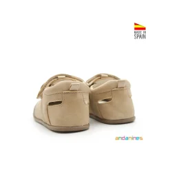 Sandalia baby cerrada beige