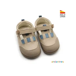 Sandalia baby cerrada taupe jeans