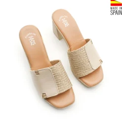Sandalia beige con esparto y tacón