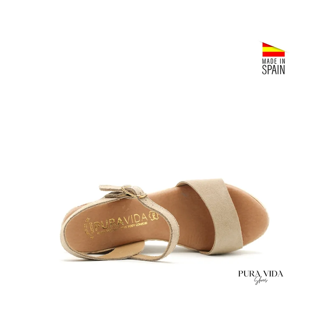 Sandalia beige cuña de piel serraje