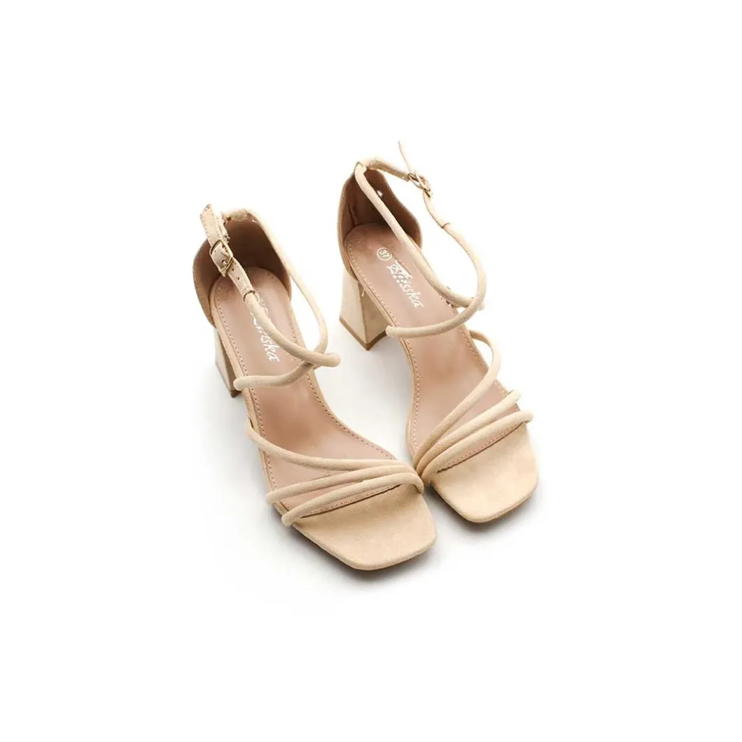 Sandalia beige tacón ancho