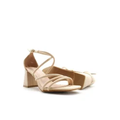 Sandalia beige tacón ancho