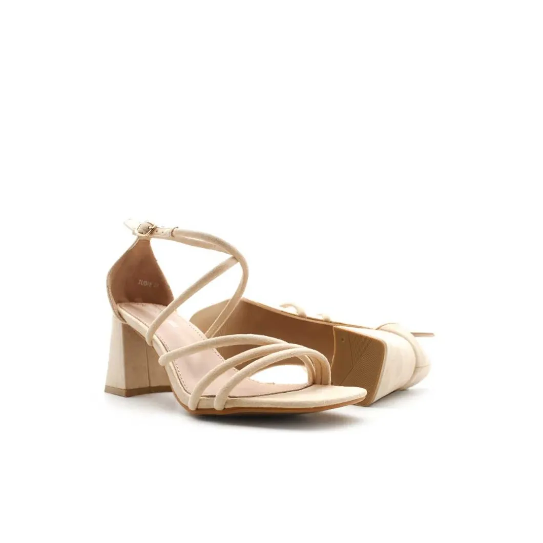 Sandalia beige tacón ancho