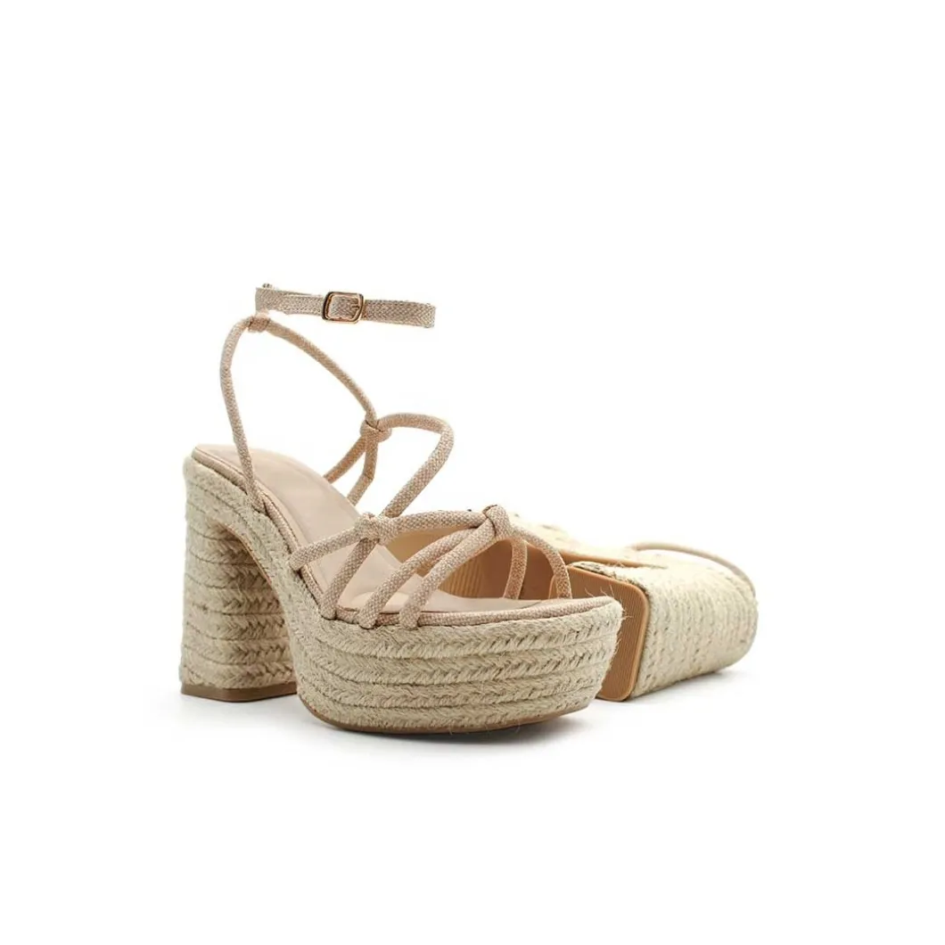 Sandalia beige tacón y plataforma