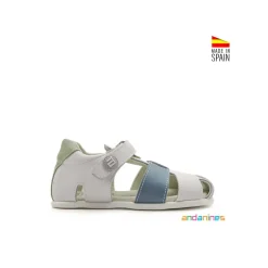 Sandalia blanca piel cerrada