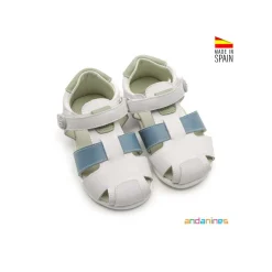 Sandalia blanca piel cerrada