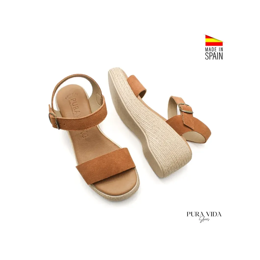Sandalia camel de serraje con cuña