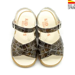 Sandalia coco taupe con tiras de charol