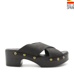 Sandalia cruzada madera tachas negra