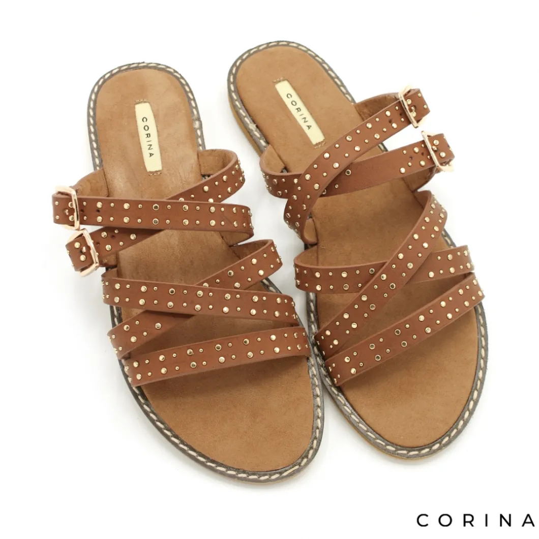 Sandalia de tiras con tachuelas cuero