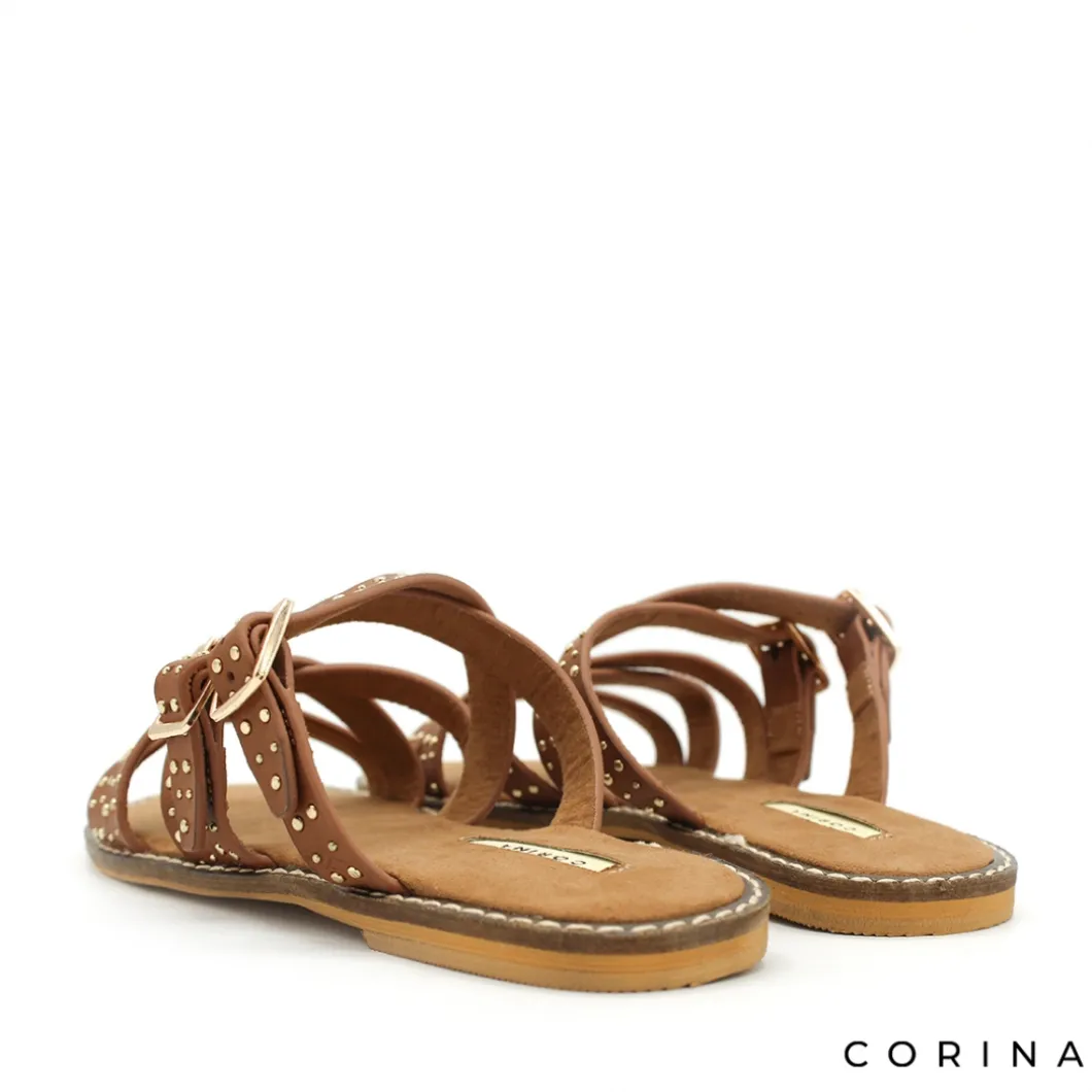 Sandalia de tiras con tachuelas cuero