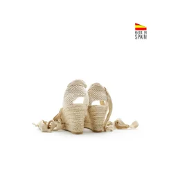 Sandalia dorada con elásticos cruzados