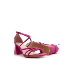 Sandalia fucsia tacón ancho​