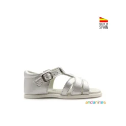 Sandalia infantil plateada de piel