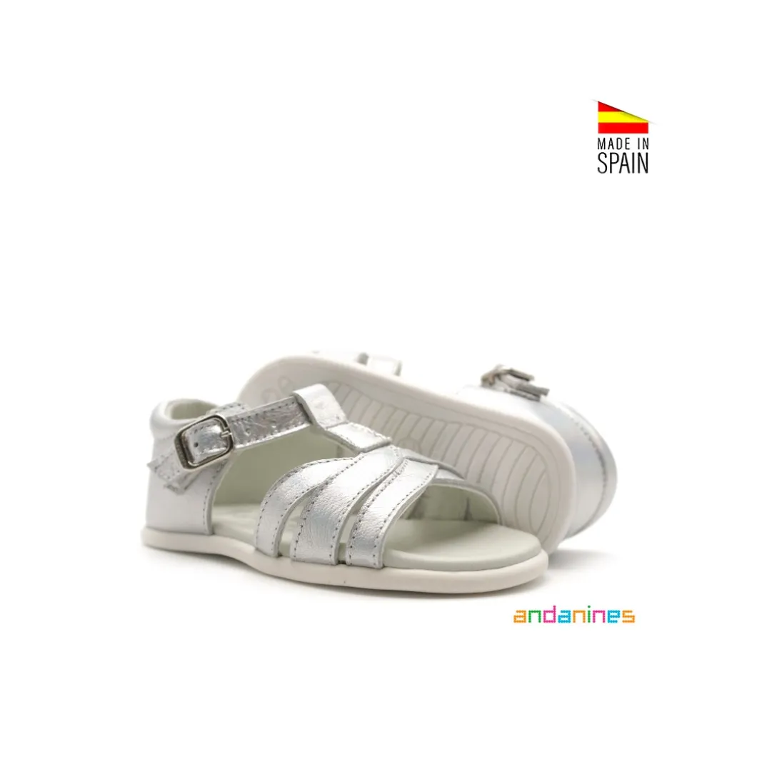 Sandalia infantil plateada de piel