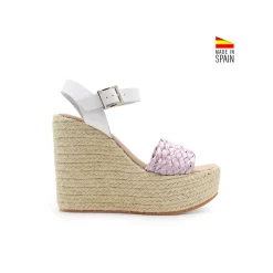 Sandalia lila rafia con cuña alta y plataforma