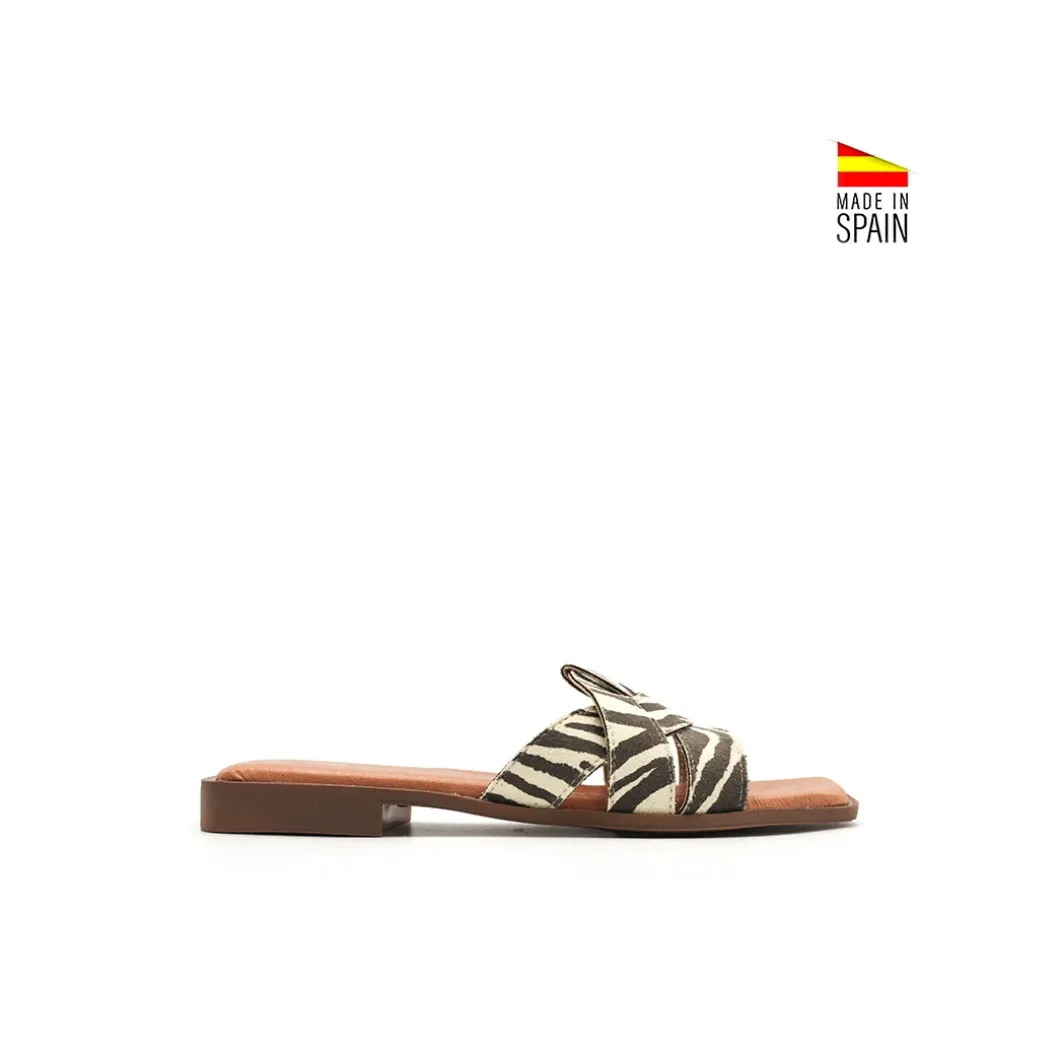 Sandalia plana cebra
