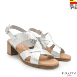 Sandalia plata de tiras con tacón