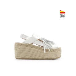 Sandalia plataforma blanca con flecos
