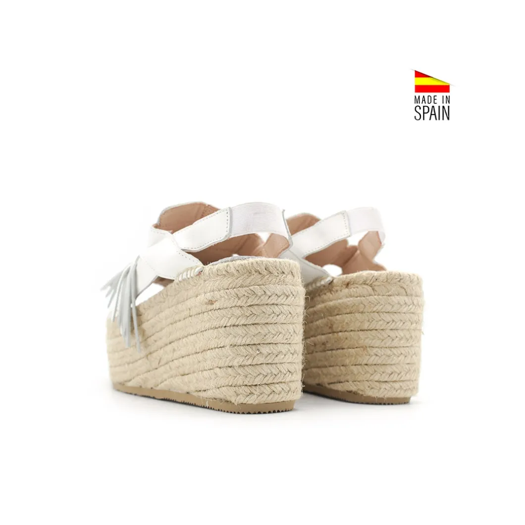 Sandalia plataforma blanca con flecos