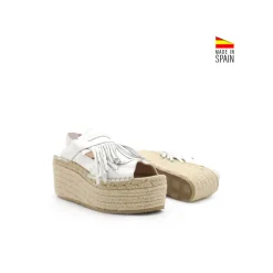 Sandalia plataforma blanca con flecos