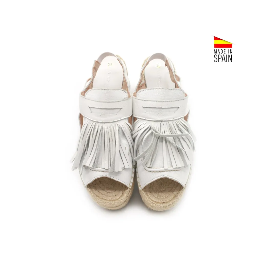 Sandalia plataforma blanca con flecos