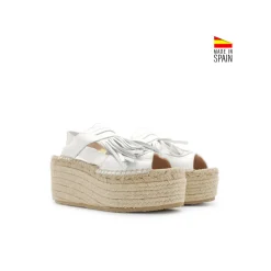 Sandalia plataforma blanca con flecos