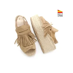 Sandalia plataforma camel con flecos