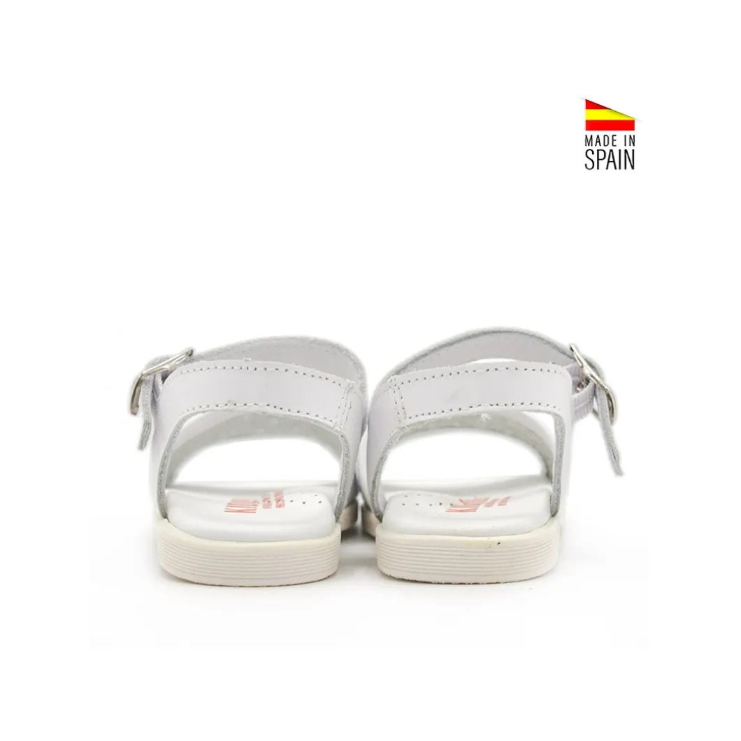 Sandalia troquelada piel blanca