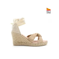 Sandalia valenciana beige con cuña de esparto