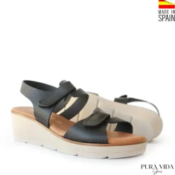 Sandalia velcros negra con cuña cómoda