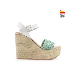 Sandalia verde rafia con cuña alta y plataforma